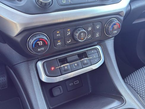 Used 2022 GMC Acadia SLE w/ Elevation Edition image 30