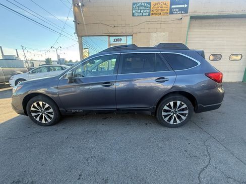 Used 2016 Subaru Outback 2.5i Limited AWD/4WD image 3