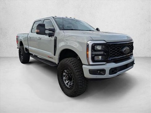 Used 2025 Ford F350 Lariat w/ Lariat Ultimate Package image 3