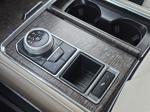 Used 2021 Ford Expedition Limited image 21