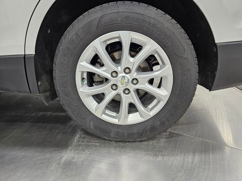 Used 2018 Chevrolet Equinox LT image 12