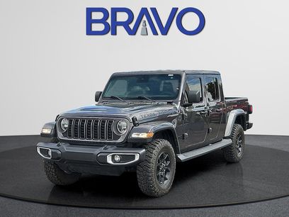Used 2025 Jeep Gladiator Sport