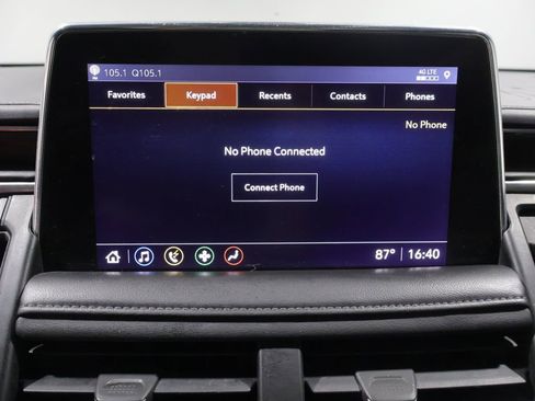 Used 2021 Chevrolet Suburban Z71 w/ Z71 Signature Package AWD/4WD image 34