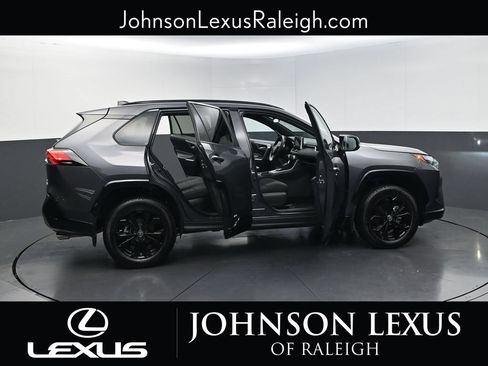 Used 2025 Toyota RAV4 SE AWD/4WD image 33