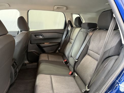 Used 2024 Nissan Rogue SV AWD/4WD image 11
