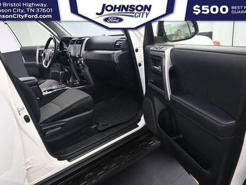 Used 2022 Toyota 4Runner SR5 AWD/4WD image 15