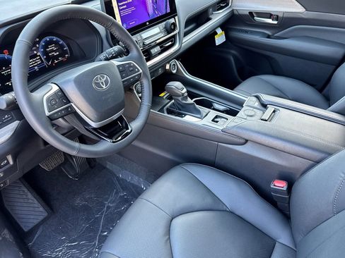 New 2026 Toyota Grand Highlander Limited AWD/4WD image 10