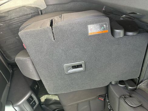 Used 2024 GMC Terrain SLE w/ Driver Convenience Package image 54