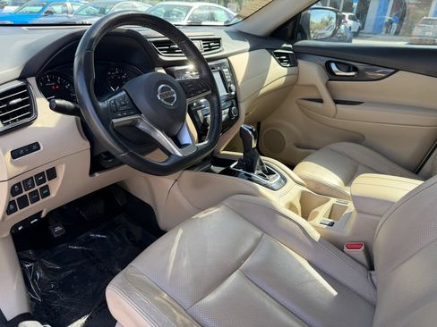 Used 2017 Nissan Rogue SL w/ SL Premium Package FWD image 19