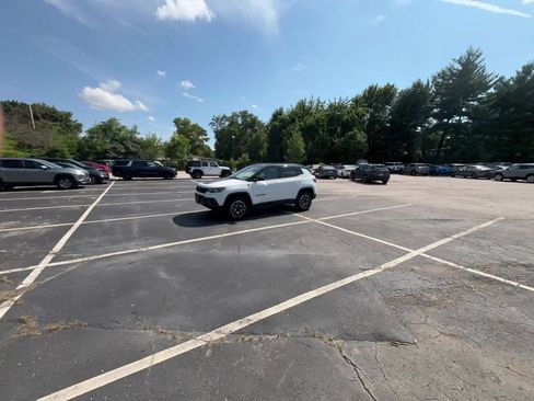 Used 2025 Jeep Compass Trailhawk w/ Trailer Tow Group AWD/4WD image 12
