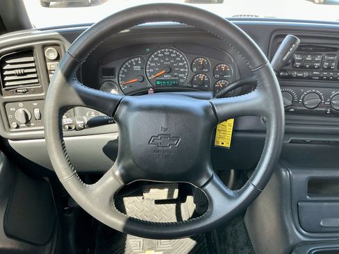 Used 2002 Chevrolet Avalanche 4x4 w/ Off-Road Suspension Pkg image 38