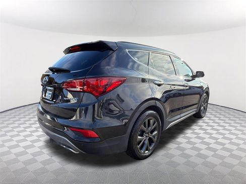 Used 2017 Hyundai Santa Fe Sport image 5