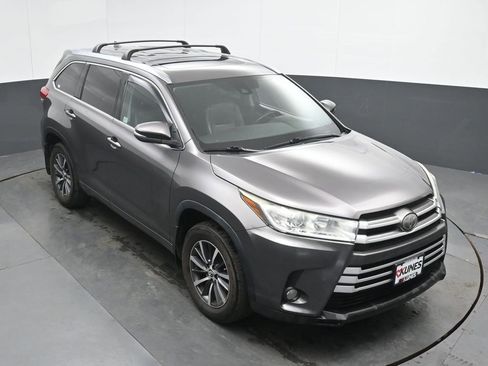 Used 2017 Toyota Highlander AWD V6 image 27