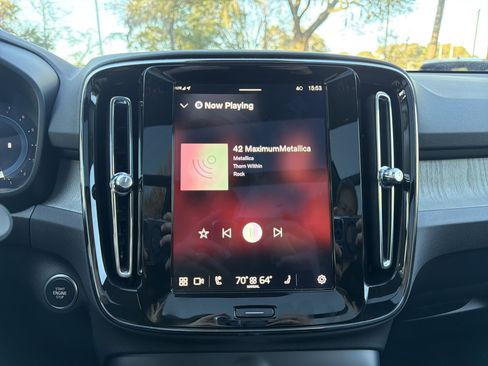 Certified 2025 Volvo XC40 B5 Core image 23