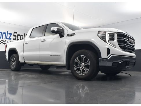 Used 2025 GMC Sierra 1500 SLT AWD/4WD image 23