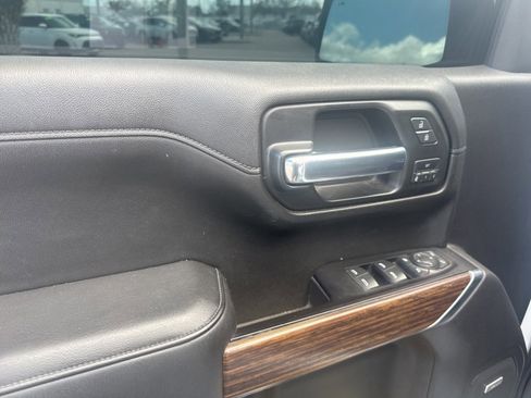 Used 2019 Chevrolet Silverado 1500 High Country w/ Z71 Off-Road Package image 16