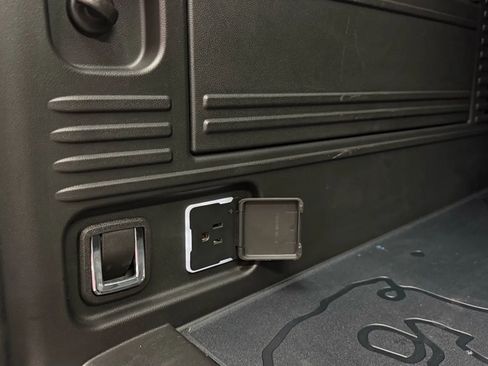 Used 2025 GMC Hummer EV 2X image 28