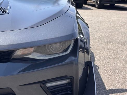 Used 2018 Chevrolet Camaro SS RWD image 8