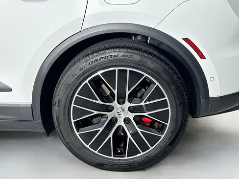 Certified 2025 Porsche Macan 4S Electric image 33