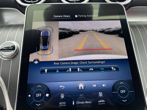 Used 2024 Mercedes-Benz GLC 43 AMG 4MATIC image 26