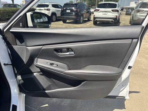 Used 2025 Nissan Sentra SV w/ All-Weather Package FWD image 18