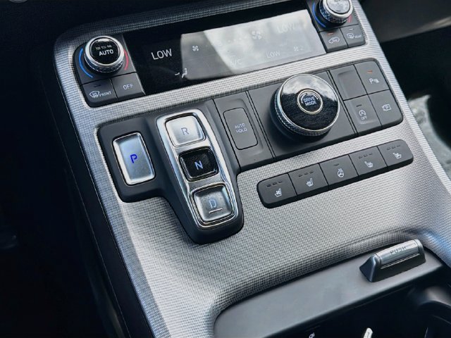 Used 2024 Hyundai Palisade Calligraphy FWD image 17