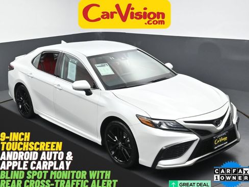 Used 2024 Toyota Camry XSE FWD image 1