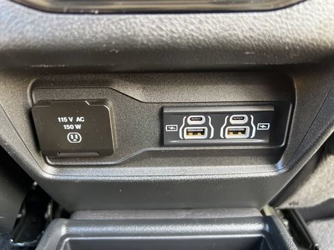 Used 2023 Jeep Grand Cherokee L Limited AWD/4WD image 26