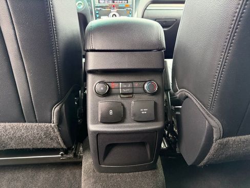 Used 2016 Ford Explorer Limited image 28