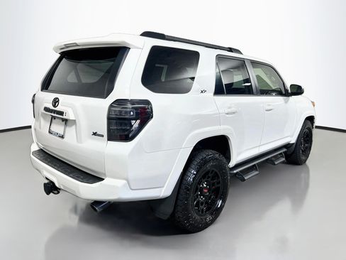 Used 2020 Toyota 4Runner SR5 Premium w/ Moonroof Package RWD image 4