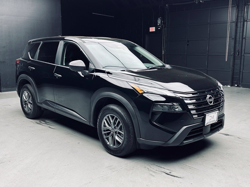 Used 2024 Nissan Rogue S AWD/4WD image 9
