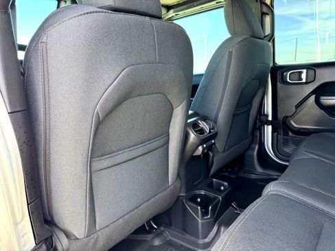 Used 2024 Jeep Wrangler Willys image 19