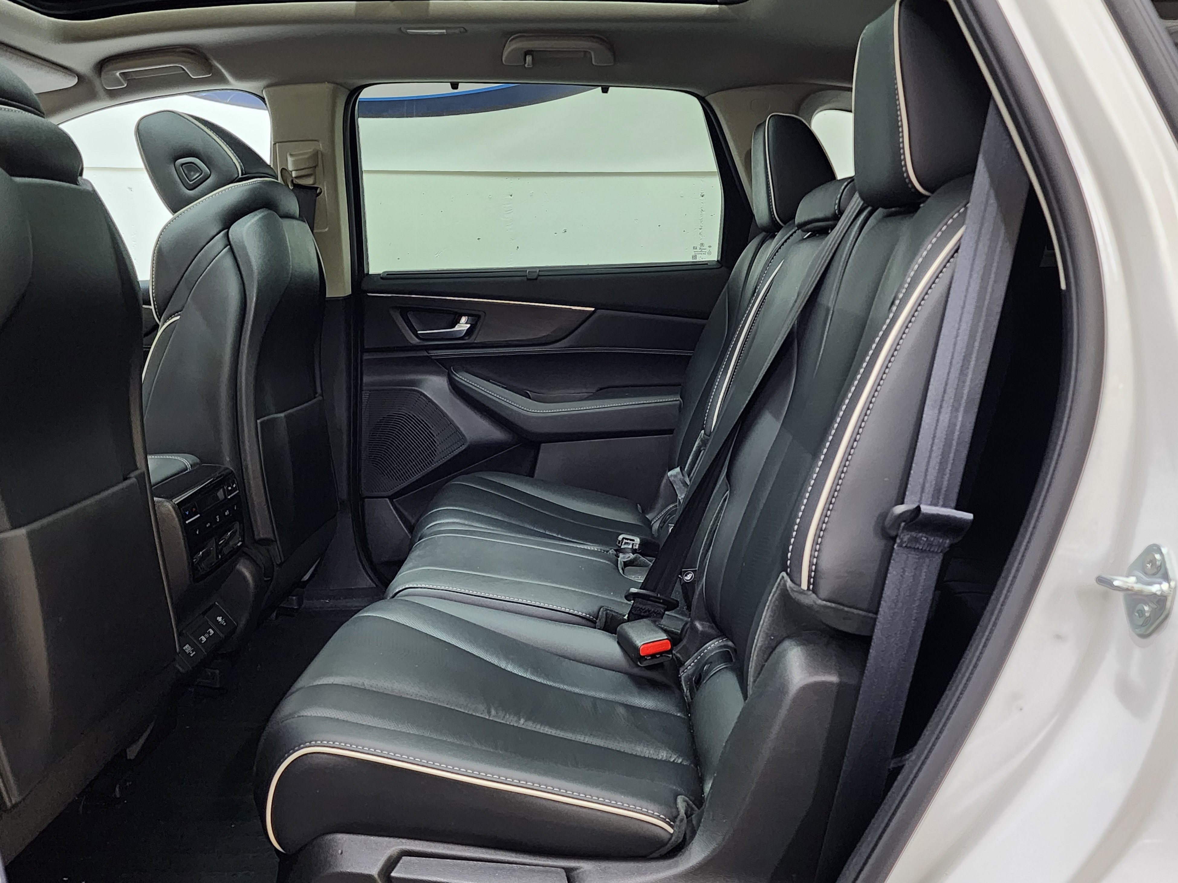 Used 2023 Acura MDX w/ Advance Package AWD/4WD image 17