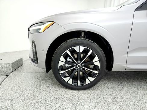 New 2026 Volvo XC60 B5 Plus w/ Protection Package Premier image 30
