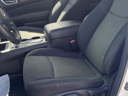 Used 2018 Nissan Pathfinder S FWD image 12