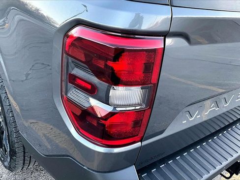 New 2025 Ford Maverick Lariat w/ Black Appearance Package image 29