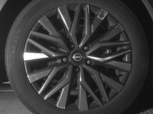 Used 2025 Nissan Altima 2.5 SV image 13