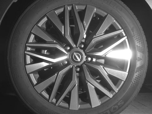 Used 2025 Nissan Altima 2.5 SV FWD image 12