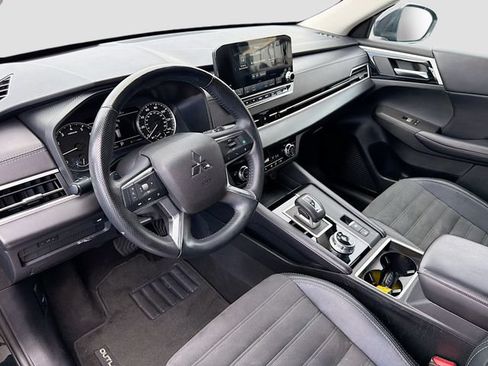 Used 2024 Mitsubishi Outlander SE FWD image 9