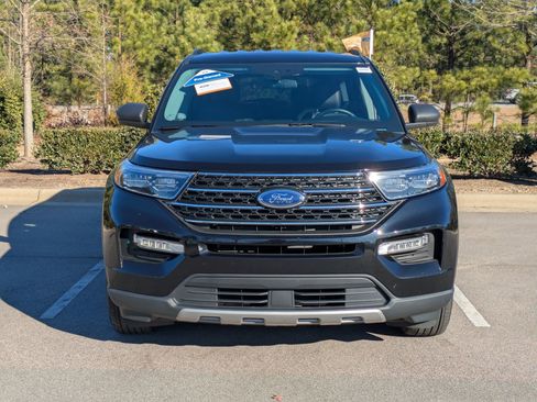 Certified 2022 Ford Explorer XLT w/ Equipment Group 202A image 9