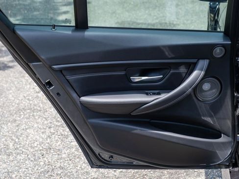 Used 2018 BMW M3 RWD image 32