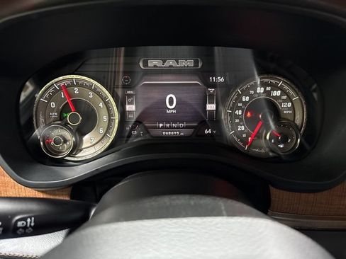 Used 2022 RAM 1500 Limited w/ Body-Colour Bumper Group AWD/4WD image 17