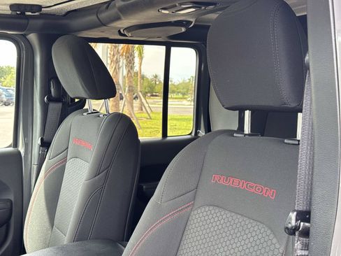 Used 2020 Jeep Gladiator Rubicon w/ Trailer Tow Package AWD/4WD image 12