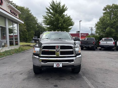 Used 2018 RAM 2500 Tradesman w/ Chrome Appearance Group AWD/4WD image 3