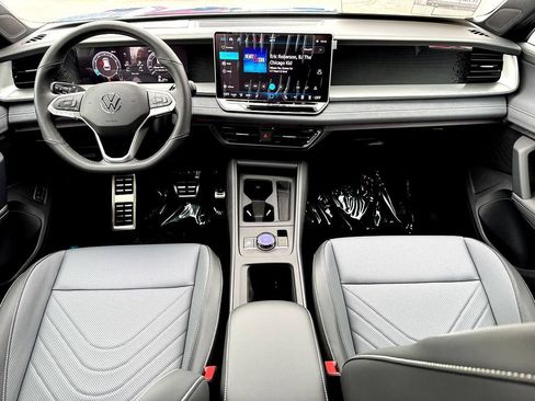 New 2026 Volkswagen Tiguan SE R-Line FWD image 18