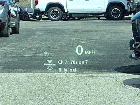 Used 2023 Buick Envision Avenir image 25