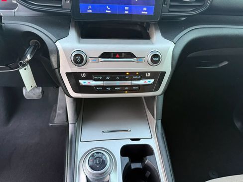 Used 2021 Ford Explorer 2WD image 19