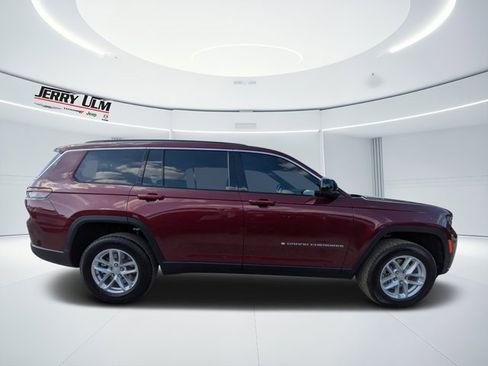 New 2025 Jeep Grand Cherokee L Laredo image 2