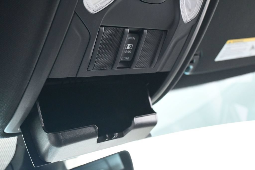 Used 2021 RAM 1500 Big Horn RWD image 32