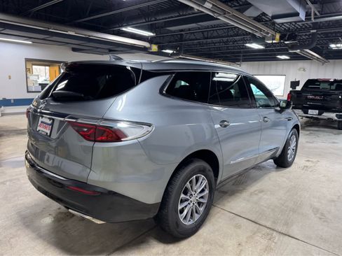 Certified 2023 Buick Enclave Essence image 4